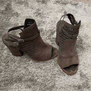 American eagle heels size 7